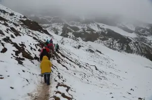 Mutnovsky Volcano in Kamchatka Continues to Pose Landslide and Rockfall Threats to Tourists